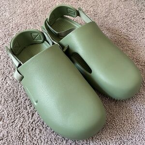 Brand new Mens Nike Calm Mule sz 12